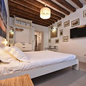 https://sottopiano-your-cozy-room.hotelslidodijesolo.com
